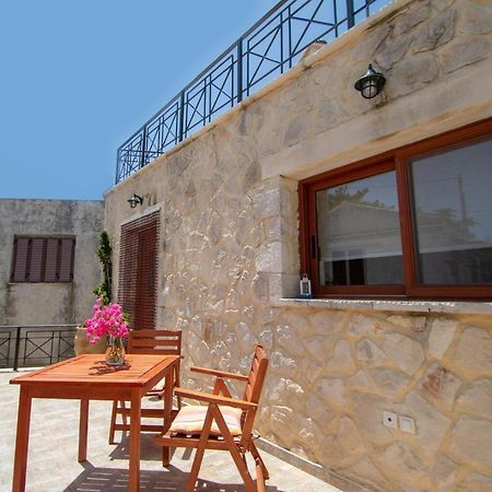 Kantouni House Volimes Luaran gambar