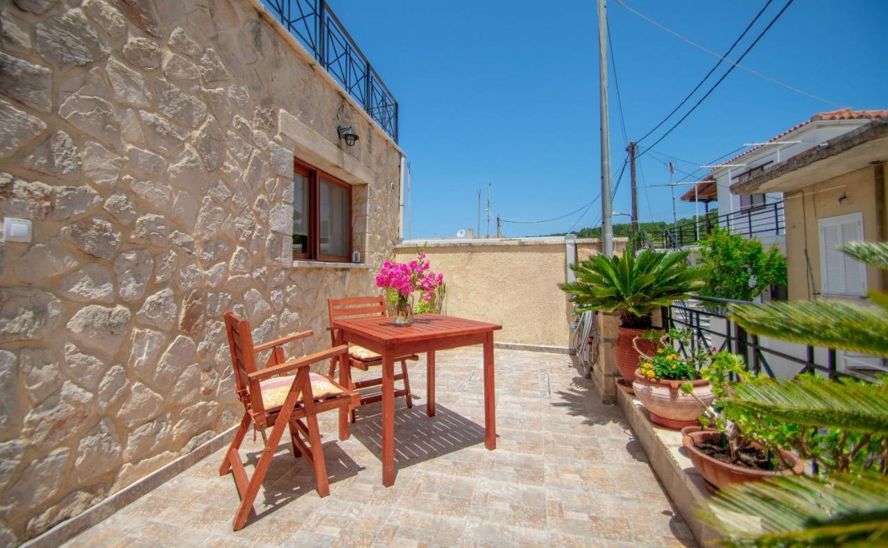 Kantouni House Volimes Luaran gambar